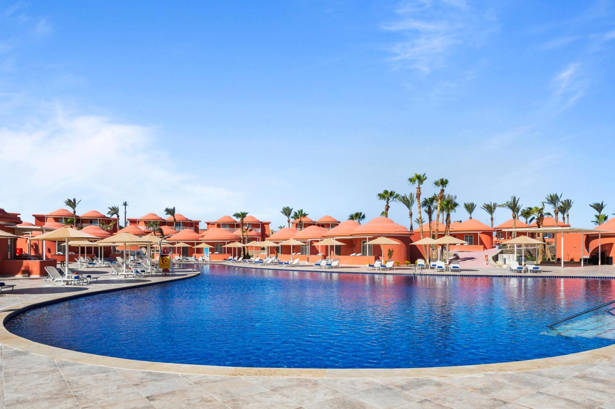 Pickalbatros Laguna Club Resort Sharm El Sheikh Exterior foto The swimming pool at the Iberostar Grand Hotel